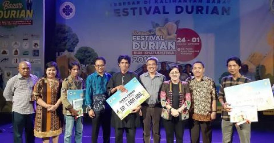 Pemenang lomba Mural Festival Durian Bumi Khatulistiwa 2019