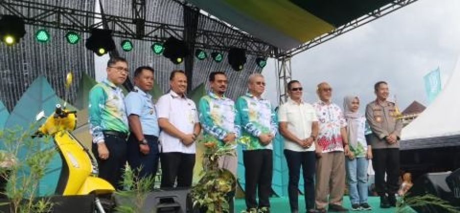 Pembukaan Festival Buah dan Florikultura Kalimantan Barat Tahun 2023